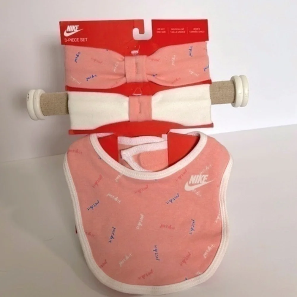 Nike Baby 0-6month Bib Set - 3pc Girls Pink NWT